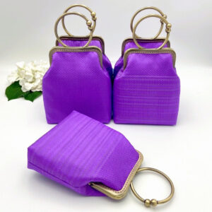 กระเป๋าผ้าไหมสีม่วง รุ่นใบเล็กโค้งห่วงกลม
