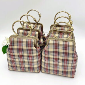 กระเป๋าผ้าไหมลายสก๊อกสีน้ำตาล รุ่นใบเล็กโค้งห่วงกลม