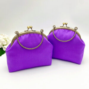 กระเป๋าผ้าไหมสีม่วง ใบเล็กโค้งห่วงกลม