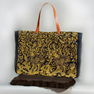 Collection กระเป๋าผ้าลายไทย สีดำลายสิงห์รุ่นสายหนังแท้ (Tote)