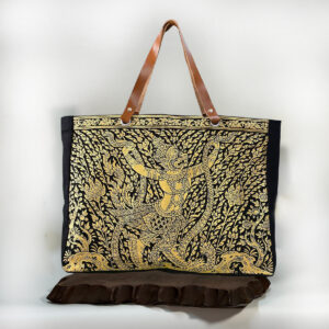 Collection กระเป๋าผ้าลายไทย สีดำลายลายครุฑยุดนารุ่นสายหนังแท้ (clutch bag)