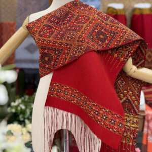 ผ้าสไบไหมแพรวาทอลายพิเศษแบบโบราณโทนสีแดงสด