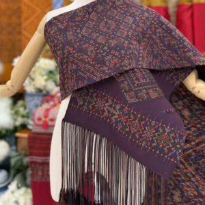 ผ้าสไบไหมแพรวาทอลายพิเศษแบบโบราณโทนสีม่วง